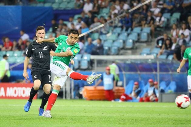 Marco Fabian (Mexiko, Mexico) zieht ab - 21.06.2017: Mexiko vs. Neuseeland, Fisht Stadium Sotschi
