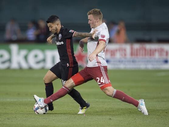 June 21, 2017 - Washington, United States - Washington, DC - June 21, 2017: D.C. United defeated Atlanta United 2-1 during their Major League Soccer MLS Fussball Herren USA match at RFK Stadium. Julian Gressel, Luciano Acosta - ZUMAt139 20170621_zaa_t139_012 Copyright: xBradxSmithx