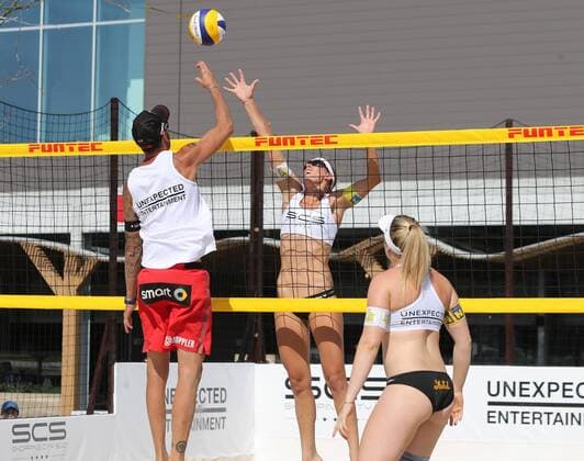 Beach volleyball Beachvolleyball - FIVB Beachvolleyball WC VOESENDORF,AUSTRIA,22.JUN.17 - BEACHVOLLEYBALL - FIVB Beach Volleyball World Championships, Opening Beach Area SCS Multiplex. Image shows Katharina Schuetzenhoefer (AUT), Alex Horst (AUT) and Stefanie Schwaiger (AUT). GEPAxpictures xChristianxOrt