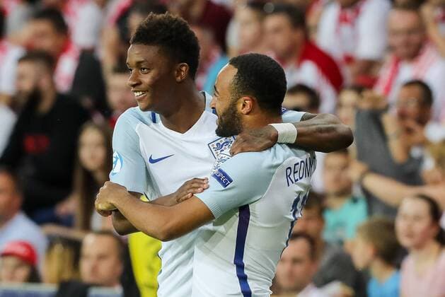 Kielce, Polen, 22.06.2017, Laenderspiel, Gruppenphase - Under 21 European Championship EM Europameisterschaft England - Polen, Tor zum 1:0 Torschuetze Demarai Gray (GBR) wird von Nathan Redmond (GBR) bejubelt ( DeFodi507