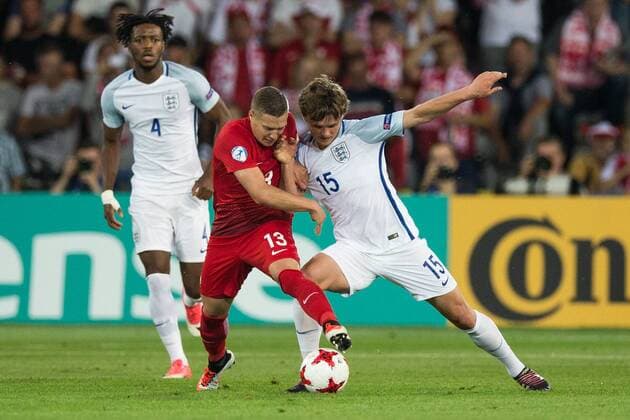 2017.06.22 KIELCE MECZ GRUPA A MISTRZOSTWA EUROPY U-21 W PILCE NOZNEJ 2017: ANGLIA - POLSKA --- 2017 UEFA EUROPEAN U21 U 21 CHAMPIONSHIP MATCH: ENGLAND - POLAND LUKASZ MONETA JOHN SWIFT FOT JAKUB GRUCA FOKUSMEDIA.COM.PL NEWSPIX.PL --- Newspix.pl  GJ220617_148