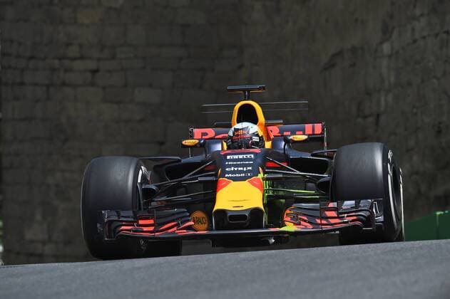 Daniel Ricciardo (Red Bull Racing) mit seinem Auto auf der Strecke, Grosser Preis von Aserbaidschan 2017, Freies Training, Motorsport, Formel 1, 23.06.2017, Baku Copyright: xAndre Eibner-Pressefotox EP_JAE