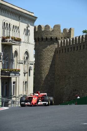 Sebastian Vettel (Scuderia Ferrari) mit seinem Auto auf der Strecke, Grosser Preis von Aserbaidschan 2017, Freies Training, Motorsport, Formel 1, 23.06.2017, Baku Copyright: xAndre Eibner-Pressefotox EP_JAE