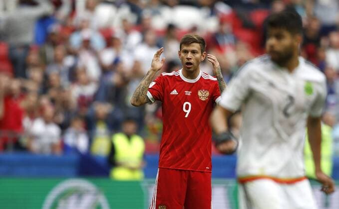 Mexico vs. Russia SAO PETERSBURGO, MO - 24.06.2017: MEXICO VS. RUSSIA - Fedor SMOLOV of Russia mourns lost bid during Mexico-Russia match valid for the third round of the Confederations Cup 2017 on Saturday (24) held at Kazan Arena Stadium in Kazan, Russia. (Photo: Rodolfo Buhrer La Imagem Fotoarena) x1343510x  RodolfoxBuhrer