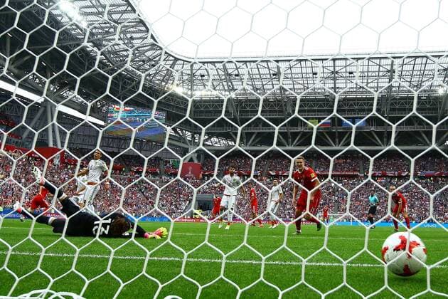 Mexico vs. Russia SAO PETERSBURGO, MO - 24.06.2017: MEXICO VS. RUSSIA - Guillermo Ochoa of Mexico does not avoid Samedov Alexander& 39;s goal rom Russia during a match between Mexico and Russia valid for the third round of the 2017 Confederations Cup on Saturday (24) held at the Kazan Arena in Kazan, Russia. (Photo: Heuler Andrey DiaEsportivo Fotoarena) x1343517x  HeulerxAndrey