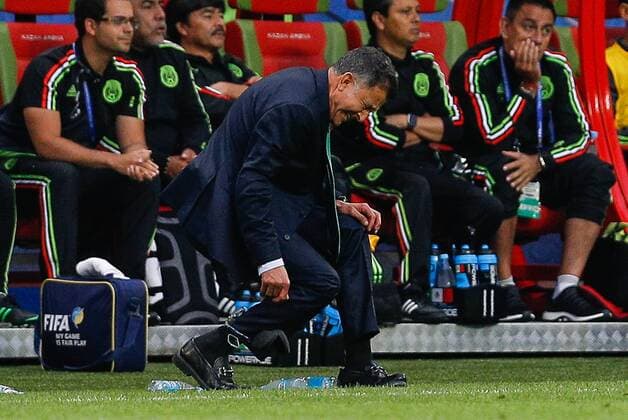 Mexico vs. Russia SAO PETERSBURGO, MO - 24.06.2017: MEXICO VS. RUSSIA - The coach Juan Carlos Osorio throws an object on the ground after getting irritated with a bid during a match between Mexico and Russia valid for the third round of the Confederations Cup 2017 on Saturday (24) held Arena Kazan in Kazan, Russia. (Photo: Marcelo Machado de Melo Fotoarena) x1343586x  MarceloxMachadoxdexMelo