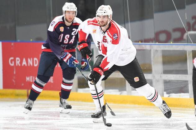 24th June 2017; Hisense Arena, Melbourne, Victoria, Australia; Hungry Jack International Ice hockey Eishockey challenge, Canada versus USA; Ben Harpur of Canada looking for team mates to pass to xMorganxHancockx  ActionPlus11893832