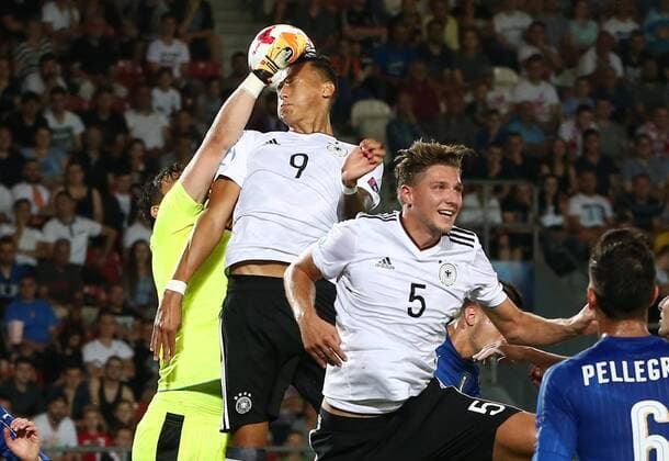 Torwart Gianluigi Donnarumma, Davie Selke, Niklas Stark Aktion Spielszene Zweikampf Fußball Fussball U21 U 21 EM Europameisterschaft Länderspiel Saison 2016 2017 24.06.2017 DFB Nationalmannschaft GER BRDeutschland vs. Italien