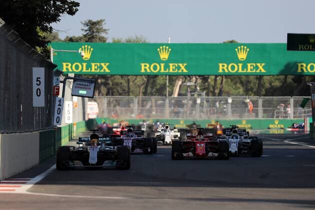 Azerbaijan Grand Prix, Baku 22 - 25 June 2017 25.06.2017 - Race, Restart, Lewis Hamilton (GBR) Mercedes AMG F1 W08 and Sebastian Vettel (GER) Scuderia Ferrari SF70H 