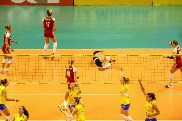 V?lei Feminino Brasil x Pol?nia BELO HORIZONTE, MG - 27.06.2017: VÔLEI FEMININO BRASIL X POLÔNIA - Players from Brazil during the friendly match of Women& 3Volleyballball between the selections of Brazil and Poland held he Mineirinho in Belo Horizonte, MG, on the the night of Tuesday (27). (Photo: Mourão Panda Fotoarena) x1345708x  MourãoxPanda