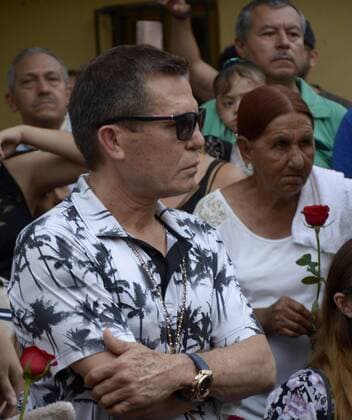 Former Mexican boxer Julio Cesar Chavez (L) attends funeral of his brother Rafael Chavez in Culiacan, Mexico, 27 June 2017. Julio Cesar Chavez annouced that U.S. Federal Bureau of Investigation (FBI) reported to him that he could be kidnapped. Chave s brother Rafael was killed during a robbery on Sunday night. Former Mexican boxer Julio Cesar Chavez !ACHTUNG: NUR REDAKTIONELLE NUTZUNG!  Copyright: xJuanxCarlosxCruzx MEX31 20170628-636342228823110276