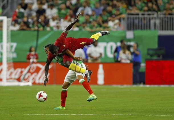Forward Angel Sepulveda (L) of Mexico vies for the ball with Jonathan Mensah (R) of Ghana during a friendly match against Ghana at NRG Stadium in Houston, Texas, USA 28 June 2017. Friendly Ghana vs Mexico !ACHTUNG: NUR REDAKTIONELLE NUTZUNG!  Copyright: xAARONxM.xSPRECHERx AMS03 20170629-636343046155930764