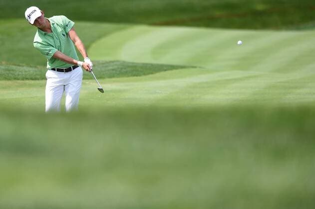 JUN 29, 2017 - Smylie Kaufman (USA) chips onto the free at number two during the opening round at the 2017 Quicken Loans National at the Tournament Players Club in Potomac MD. PGA Golf Herren 2017: Quicken Loans National JUN 29 - ZUMAcjm_ 20170629_zaf_cjm_077 Copyright: xJohnxMiddlebrookx