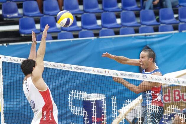 Bilder des Tages - SPORT Volleyball Major USA vs CHI - Porec, Croatia 30.06.2017., Porec, Croatia - Swatch Beach volleyball Beachvolleyball Major Series. Phil Dalhausser Nick Lucena (USA) - Marco Grimalt Esteban Grimalt (Chile).  LukaxStanzl PIXSELL