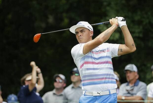 POTOMAC, MD - JUNE 30: Rickie Fowler tees off on the 8th hole during the second round of the Quicken Loans National on June 30, 2017 at TPC Potomac at Avenel Farm in Potomac, MD.(Photo by Justin Cooper Icon Sportswire) GOLF: JUN 30 PGA Golf Herren - Quicken Loans National - Second Round Icon170630028 EDITORIAL USE ONLY