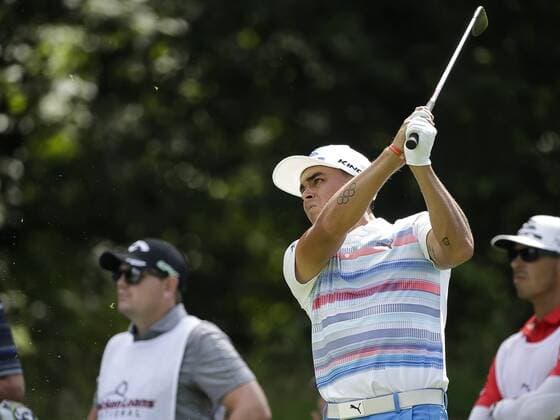 POTOMAC, MD - JUNE 30: Rickie Fowler tees off on the 9th hole during the second round of the Quicken Loans National on June 30, 2017 at TPC Potomac at Avenel Farm in Potomac, MD.(Photo by Justin Cooper Icon Sportswire) GOLF: JUN 30 PGA Golf Herren - Quicken Loans National - Second Round Icon170630034 EDITORIAL USE ONLY
