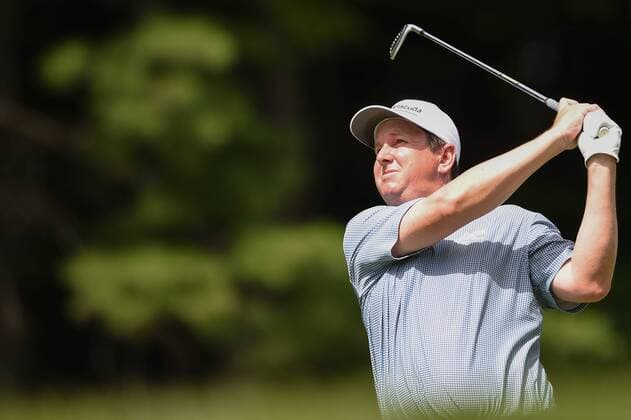 JUL 01, 2017 - J.J. Henry (USA) tees off from the ninth tee box during the third round at the 2017 Quicken Loans National at the Tournament Players Club in Potomac MD. PGA Golf Herren 2017: Quicken Loans National JUL 01 - ZUMAcjm_ 20170701_zaf_cjm_019 Copyright: xJohnxMiddlebrookx