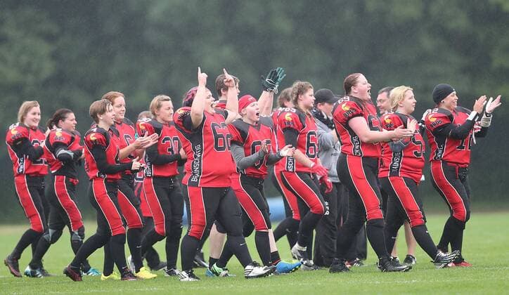 Jubelnde lady Lions Braunschweig, Sieg über Hannover