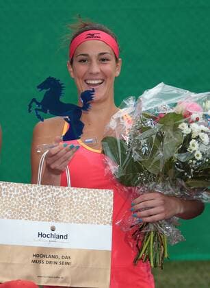 Stuttgart, Tennis Internationale Württembergische Damen-Tennis Meisterschaften: Finale, Siegerin Bernarda Pera (USA) mit Pokal