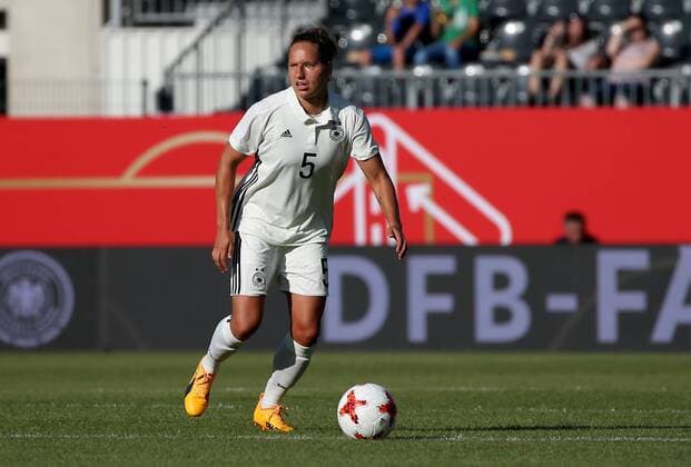 Deutschland, Sandhausen, BWT-Stadion am Hardtwald, 04.07.2017, Fussball - Frauen - Testspiel - Deutschland - Brasilien Bild: Babett Peter (Deutschland, 5) Copyright: HMBxMedia xHeikoxBecker