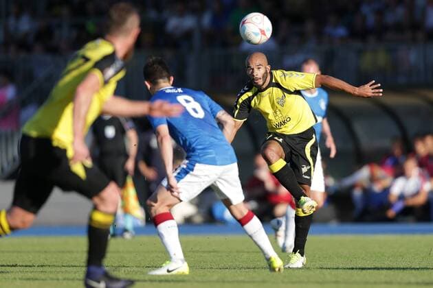 Fussball UEFA Europa League, Europa-Ligue, Europa League 2017 - 2018 04.07.2017, UEFA Europa League 2017-2018, Qualification First Round, Second Game, Return Game, Luxemburg, Stade Josy Barthel, Progres Niederkorn, Proges Niederkorn (LUX) - Rangers FC, Glasgow Rangers (SCO) vl: Emmanuel Francoise (Niederkorn 14) - Ryan Jack (Rangers 8)