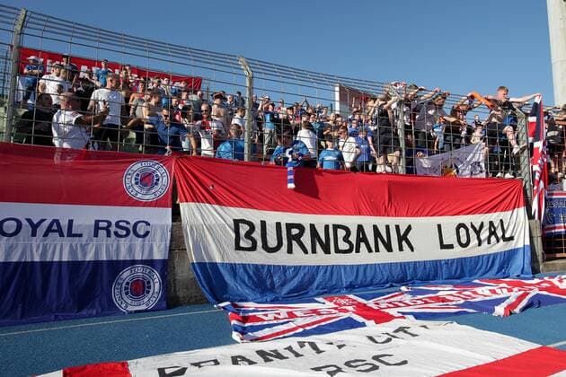 Schottische Fans, Fanblock, Fahnen, Union Jack 04.07.2017 Fussball Europa League Qualifikation, 1. Runde, Saison 2017-2018 04.07.2017 LUX, ELQ, FC Progres Niederkorn (LUX) - Glasgow Rangers FC (SCO) Stade Josy Barthel, Luxemburg 