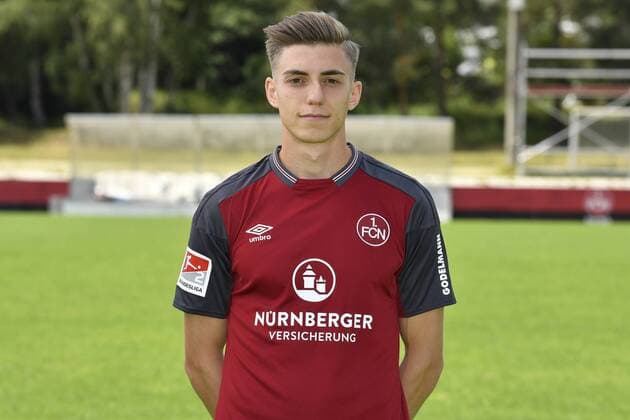 03.07.2017 - 1. FC Nürnberg FCN Club - 2. Fußball Bundesliga BL - Saison 2017 2018 - Fototermin Porträttermin Portraittermin - - Lucas Hufnagel (8, 1. FC Nürnberg FCN ) Einzelbild Einzelfoto Portrait Porträt Kopfbild