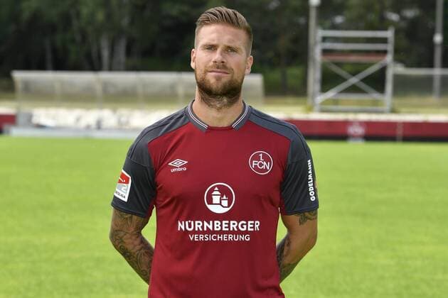 03.07.2017 - 1. FC Nürnberg FCN Club - 2. Fußball Bundesliga BL - Saison 2017 2018 - Fototermin Porträttermin Portraittermin - - Tobias Kempe (10, 1. FC Nürnberg FCN ) Einzelbild Einzelfoto Portrait Porträt Kopfbild
