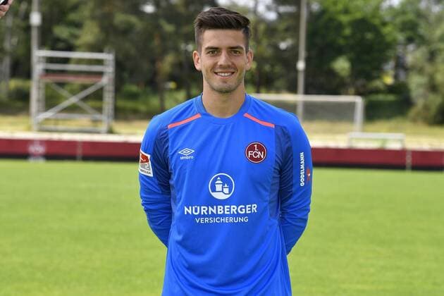 03.07.2017 - 1. FC Nürnberg FCN Club - 2. Fußball Bundesliga BL - Saison 2017 2018 - Fototermin Porträttermin Portraittermin - - Fabian Bredlow (24, 1. FC Nürnberg FCN ) Einzelbild Einzelfoto Portrait Porträt Kopfbild