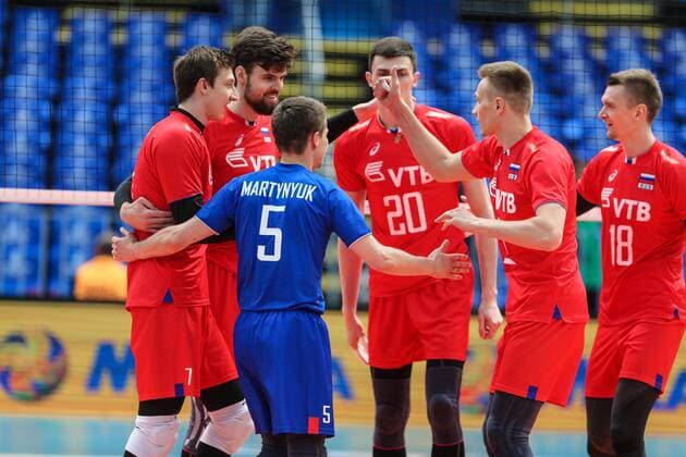 July 5, 2017 - Curitiba, Parano, Brasil - CURITIBA, BRAZIL JULY 5: Players of the Russian team celebrates during a match between Russia and Canada as part of the FIVB Volleyball World League 2017 at the Arena da Baixada Stadium on July 4, 2017 in Curitiba, Brazil. .Foto: RUS v CAN - FIVB Volleyball World League 2017 - ZUMAb158 20170705_zap_b158_008 Copyright: xGeraldoxBubniakx