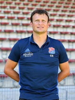 Trainer Claus Schromm (Unterhaching) Porträt, Portrait, Einzelbild, Aktion, Action, Fußball, GER, 3.Liga, Porträttermin 2017 2018, SpVgg Unterhaching, xslx