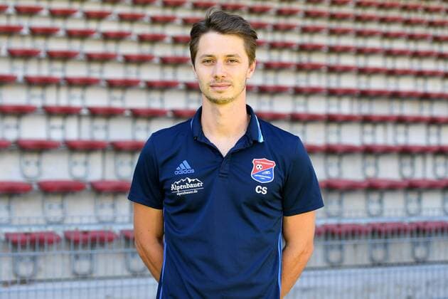 Physiotherapeut Andreas Fischer (Unterhaching) Einzelbild, Aktion, Action Porträt, Portrait, Fußball, GER, 3.Liga, Porträttermin 2017 2018, SpVgg Unterhaching, xslx