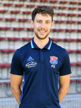 Physiotherapeut Felix Schierholt (Unterhaching) Einzelbild, Aktion, Action Porträt, Portrait, Fußball, GER, 3.Liga, Porträttermin 2017 2018, SpVgg Unterhaching, xslx