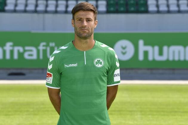 06.07.2017 - SpVgg Spielvereinigung Greuther Fürth Kleeblatt - 2. Fußball Bundesliga BL - Saison 2017 2018 - Fototermin Porträttermin Portraittermin - - Marco Caligiuri (13, SpVgg Greuther Fürth ) Einzelbild Einzelfoto Portrait Porträt Kopfbild
