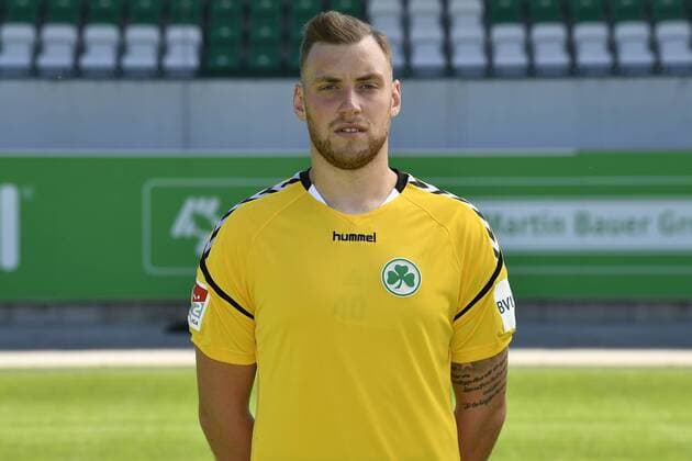 06.07.2017 - SpVgg Spielvereinigung Greuther Fürth Kleeblatt - 2. Fußball Bundesliga BL - Saison 2017 2018 - Fototermin Porträttermin Portraittermin - - Timo Königsmann (25, SpVgg Greuther Fürth ) - Einzelbild Einzelfoto Portrait Porträt Kopfbild
