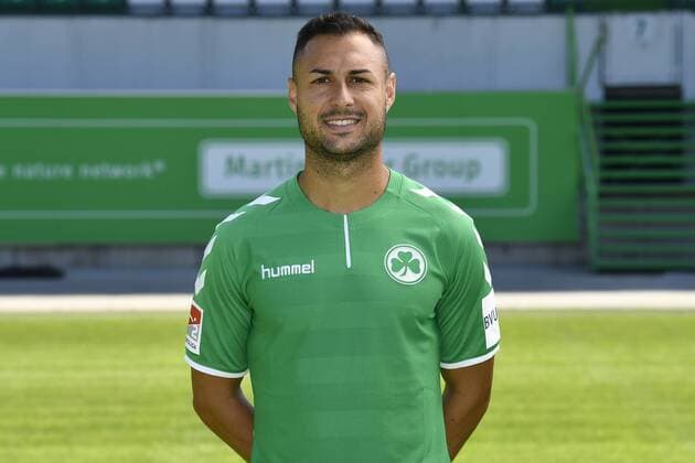 06.07.2017 - SpVgg Spielvereinigung Greuther Fürth Kleeblatt - 2. Fußball Bundesliga BL - Saison 2017 2018 - Fototermin Porträttermin Portraittermin - - Manuel Torres (17, SpVgg Greuther Fürth ) - Einzelbild Einzelfoto Portrait Porträt Kopfbild