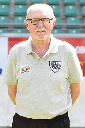 Fußball 3. Liga, Porträttermin 2017 2018 SC Preußen Münster am 06.07.2017 im Preußenstadion in Münster Betrauer Norbert Bußmann Bussmann (Muenster) MT
