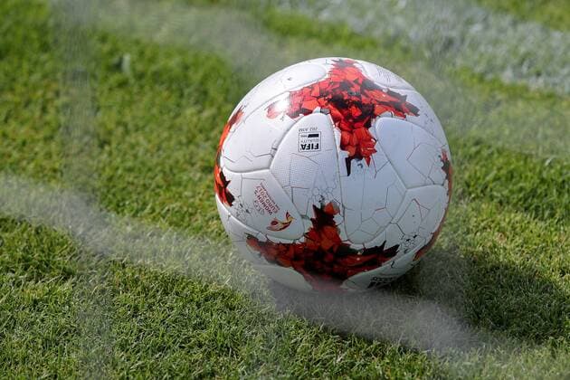 Ein Ball der Marke adidas zur UEFA Women s EURO 2017 The Netherlands liegt hinter dem Tornetz auf dem Rasen, offizieller Spielball, Symbolfoto, Symbolbild, Symbol, Fussball, Frauen, Fototermin Training DFB-Frauen, xozx