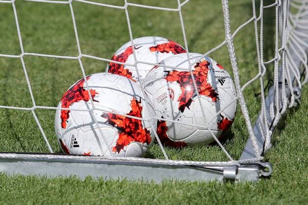 Bälle der Marke adidas zur UEFA Women s EURO 2017 The Netherlands liegen hinter dem Tornetz im Tor, offizieller Spielball, Symbolfoto, Symbolbild, Symbol, Fussball, Frauen, Fototermin Training DFB-Frauen, xozx