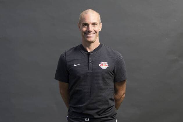 SOCCER - BL, RBS, team photoshooting SALZBURG,AUSTRIA,05.JUL.17 - SOCCER - tipico Bundesliga, Red Bull Salzburg, team photo shooting. Image shows physical therapist Scott Eisele (RBS). GEPAxpictures xFelixxRoittner