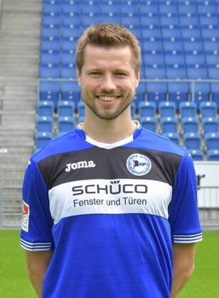 04.07.2017, Fussball, 2. LIGA, Saison 2017 2018, SCHÜCO-ARENA, BIELEFELD Fußball, GER, 2.BL, Portraittermin 2017 2018, DSC Arminia Bielefeld Julian Börner (Arminia Bielefeld), Aktion, Einzelbild, Hoch, Portrait