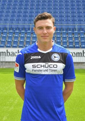 04.07.2017, Fussball, 2. LIGA, Saison 2017 2018, SCHÜCO-ARENA, BIELEFELD Fußball, GER, 2.BL, Portraittermin 2017 2018, DSC Arminia Bielefeld Nils Quaschner (Arminia Bielefeld), Aktion, Einzelbild, Hoch, Portrait