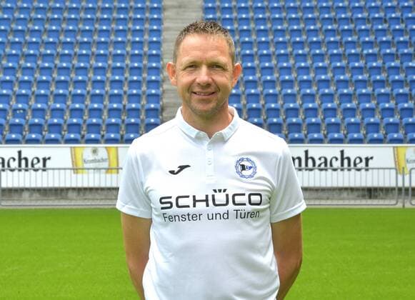 04.07.2017, Fussball, 2. LIGA, Saison 2017 2018, SCHÜCO-ARENA, BIELEFELD Fußball, GER, 2.BL, Portraittermin 2017 2018, DSC Arminia Bielefeld Rainer Schonz (Zeugwart Arminia Bielefeld), Aktion, Einzelbild, Quer, Portrait