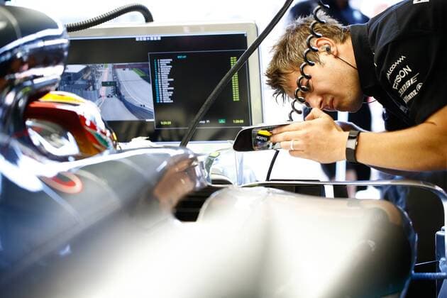 Bilder des Tages - SPORT Motorsports: FIA Formula One World Championship WM Weltmeisterschaft 2017, Grand Prix of Austria, 44 Lewis Hamilton (GBR, Mercedes AMG Petronas F1 Team), Spielberg Austria xHOCHxZWEIx