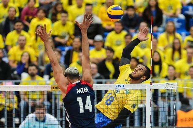 July 7, 2017 - Curitiba, Parano, Brasil - CURITIBA, BRAZIL JULY 7: Lucarelli of the Brazil team attack during a match semifinals between Brazil and USA as part of the FIVB Volleyball World League 2017 at the Arena da Baixada Stadium on July 7, 2017 in Curitiba, Brazil. .Foto: BRA v USA - FIVB Volleyball World League 2017 - ZUMAb158 20170707_zap_b158_004 Copyright: xGeraldoxBubniakx