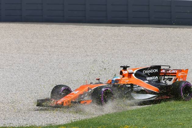 Austrian Grand Prix, Red Bull Ring 06 - 09 July 2017 07.07.2017- Free Practice 2, Fernando Alonso (ESP) McLaren Honda MCL32 out of the track 