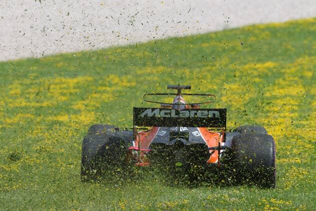Austrian Grand Prix, Red Bull Ring 06 - 09 July 2017 07.07.2017- Free Practice 2, Fernando Alonso (ESP) McLaren Honda MCL32 out of the track 