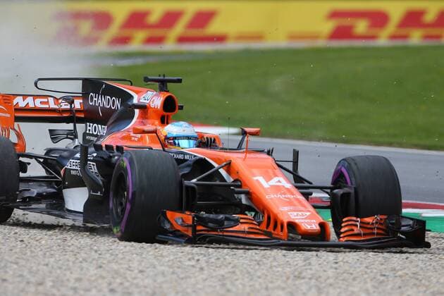 Austrian Grand Prix, Red Bull Ring 06 - 09 July 2017 07.07.2017- Free Practice 2, Fernando Alonso (ESP) McLaren Honda MCL32 out of the track 