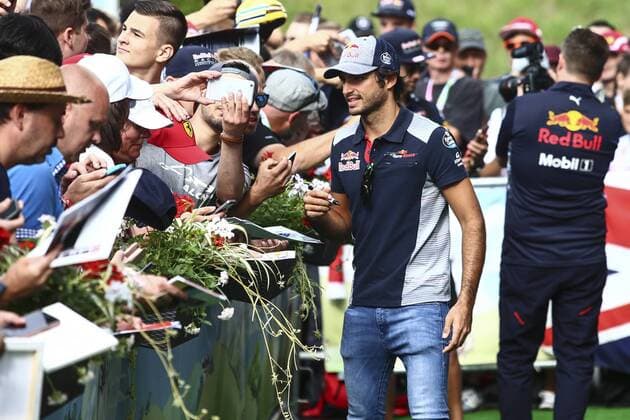 FORMULA 1 - GP of Austria 2017 SPIELBERG,AUSTRIA,08.JUL.17 - MOTORSPORTS, FORMULA 1 - Grand Prix of Austria, Red Bull Ring, Styrian Green Carpet. Image shows Carlos Sainz Jr. (ESP Scuderia Toro Rosso). GEPAxpictures xFelixxRoittner