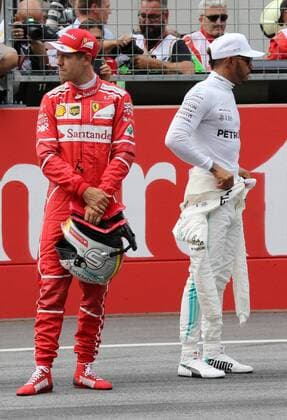 Sebastian Vettel, Scuderia Ferrari, Lewis Hamilton; Mercedes Grand Prix, formula 1 GP, Austria in Spielberg, 08.07.2017 Photo:mspb Thomas Melzer Sebastian Vettel, Lewis Hamilton; formula 1 GP, Austria